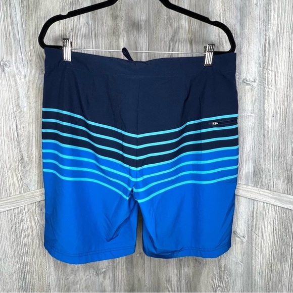 Vineyard Vines Performance Board Shorts - Picture 5 of 6